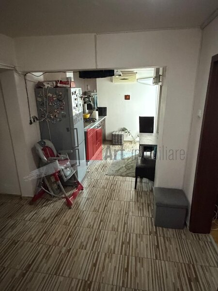 Crangasi- Apartament cu trei camere de vanzare- loc de parcare