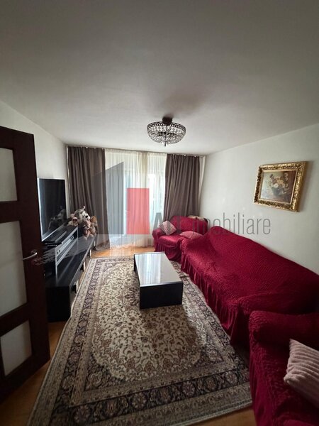 Crangasi- Apartament cu trei camere de vanzare- loc de parcare