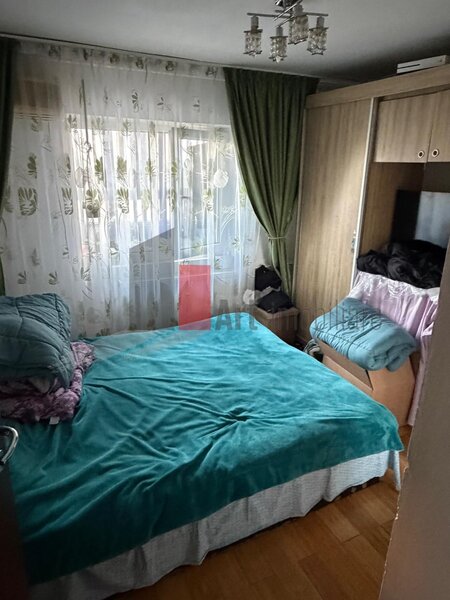 Crangasi- Apartament cu trei camere de vanzare- loc de parcare